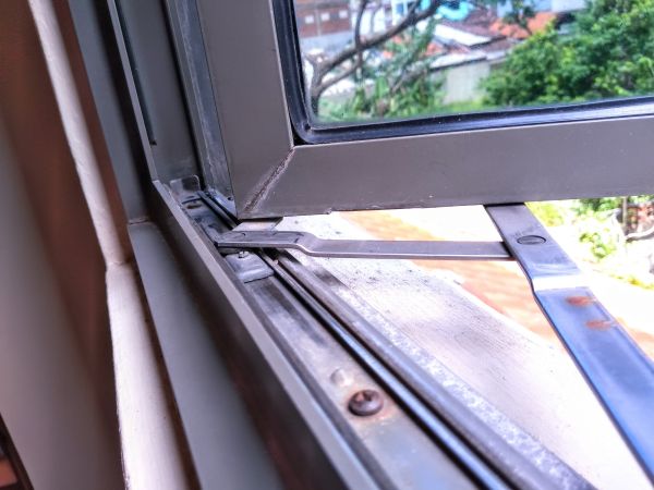 Cost of Hinged Window Replacement in Saint Cloud